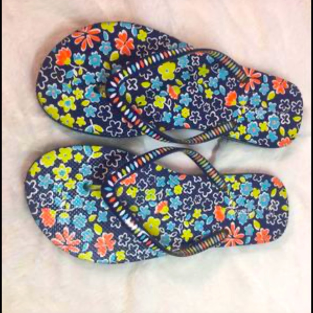 Vera Bradley flip-flops sz 7-8